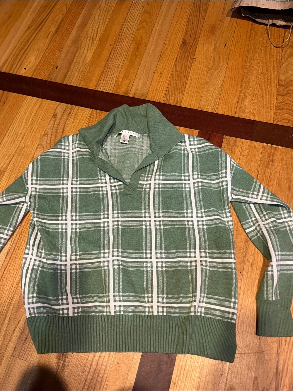 Max Studio Green Plaid V-Neck Sweater